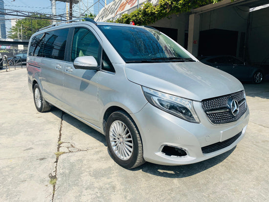 Mercedes Benz V-220 Modelo 2017