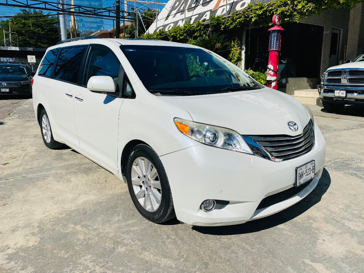 Toyota Sienna Limited 2011