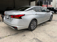 vista trasera derecho nissan altima 2023