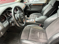 AUDIQ7 vista de volante y asientos delanteros