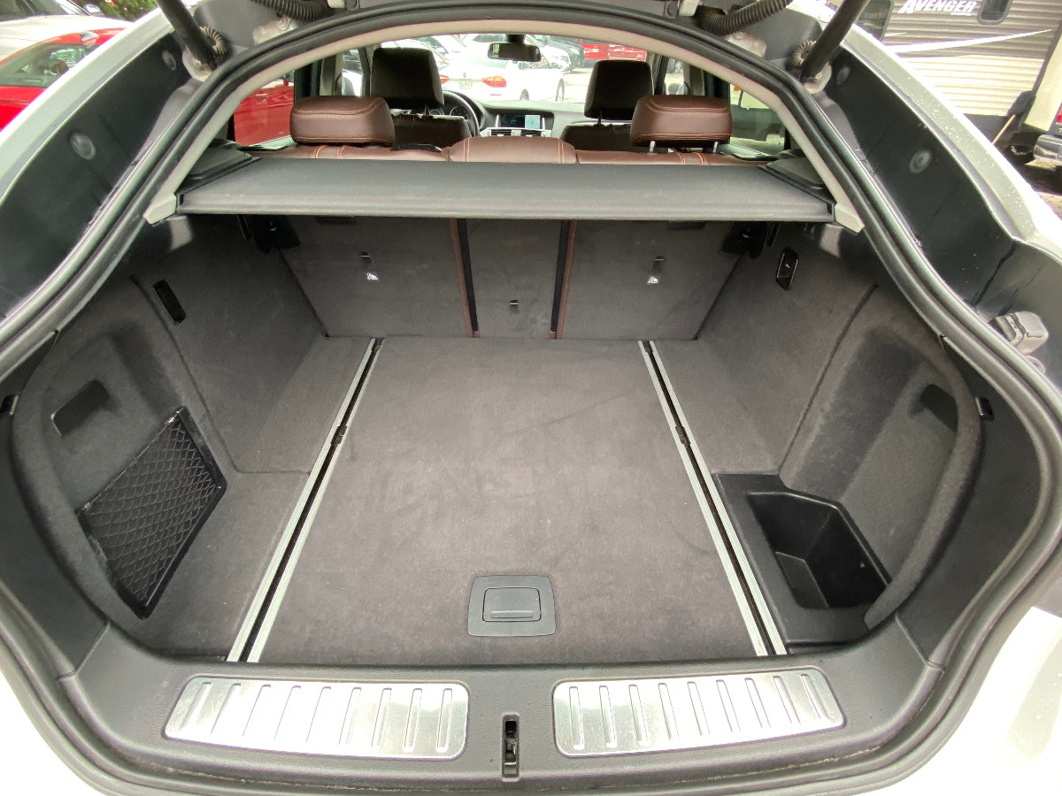 vista interior cajuela bm x4 2018