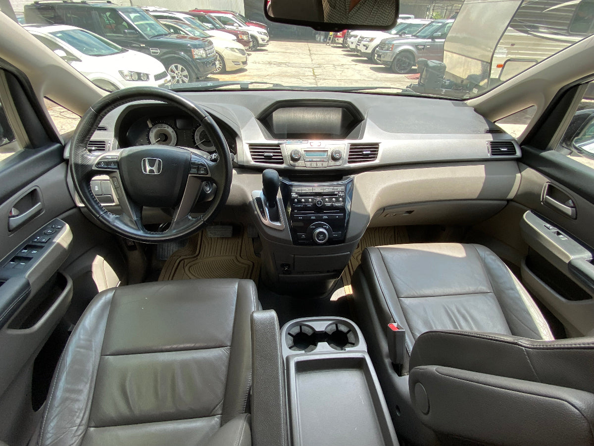 vista de tablero honda odyssey 2013