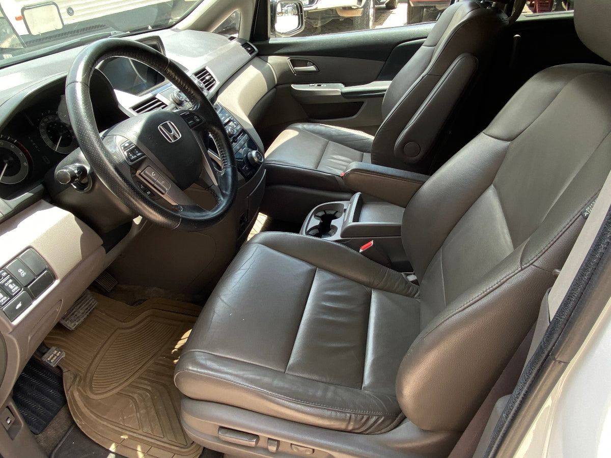 vista interior izq honda odyssey 2013