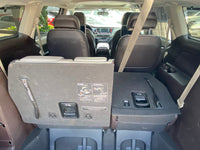 vista de kia sedona de interior trasero 