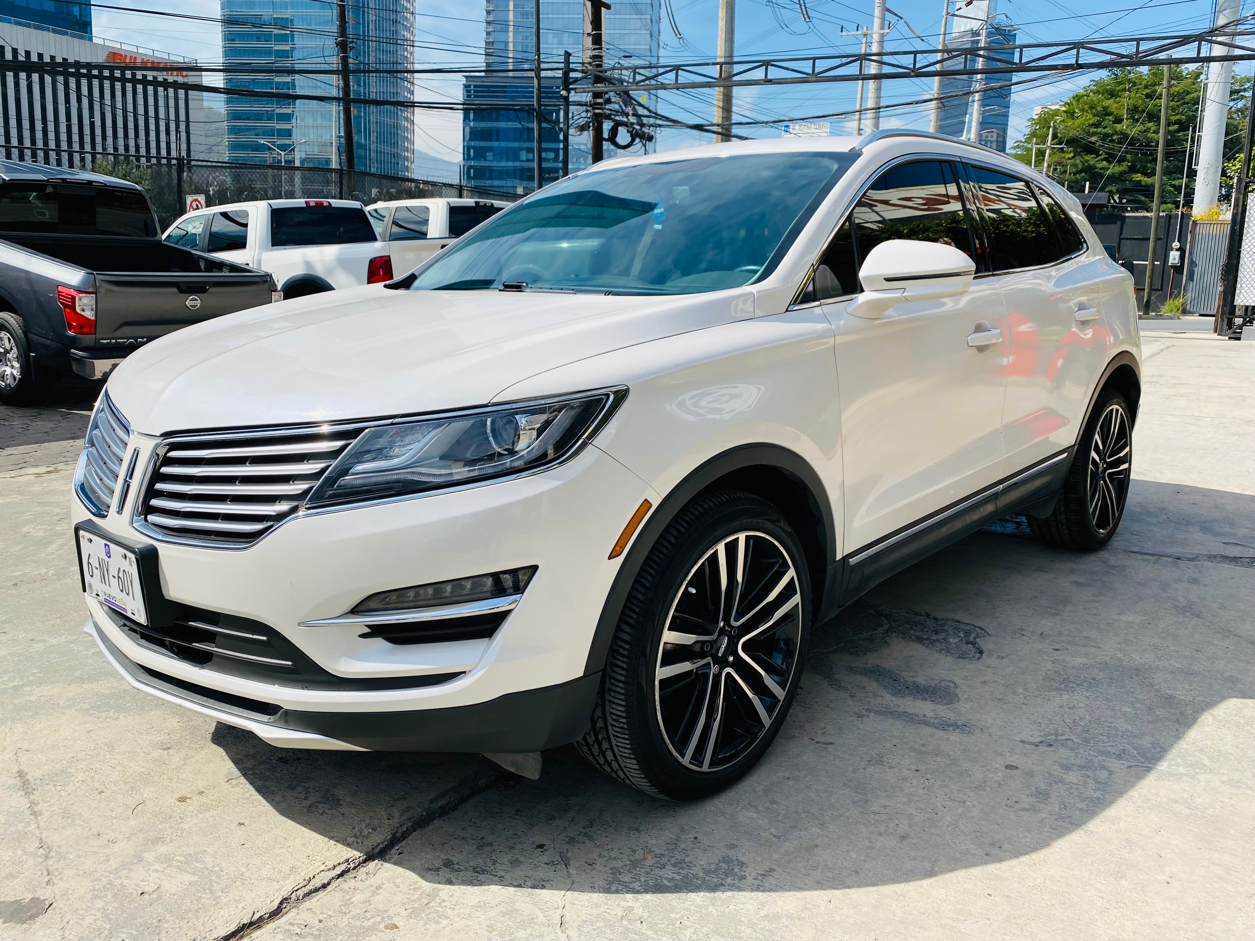 VISA DE FRENTE IZQ LINCOLN 2017