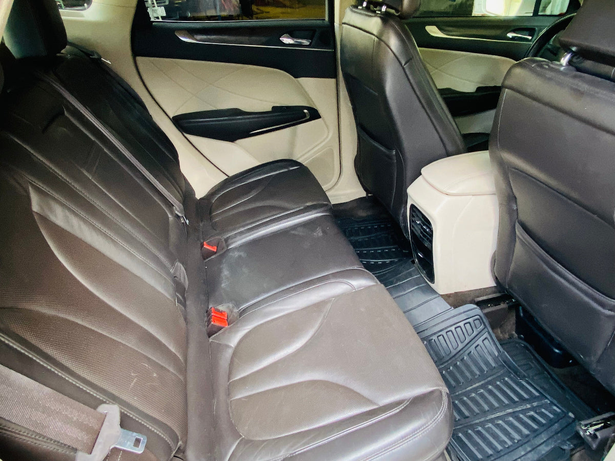 VISTA INTERIOR TRASERO DERECHO LINCOLN 2017