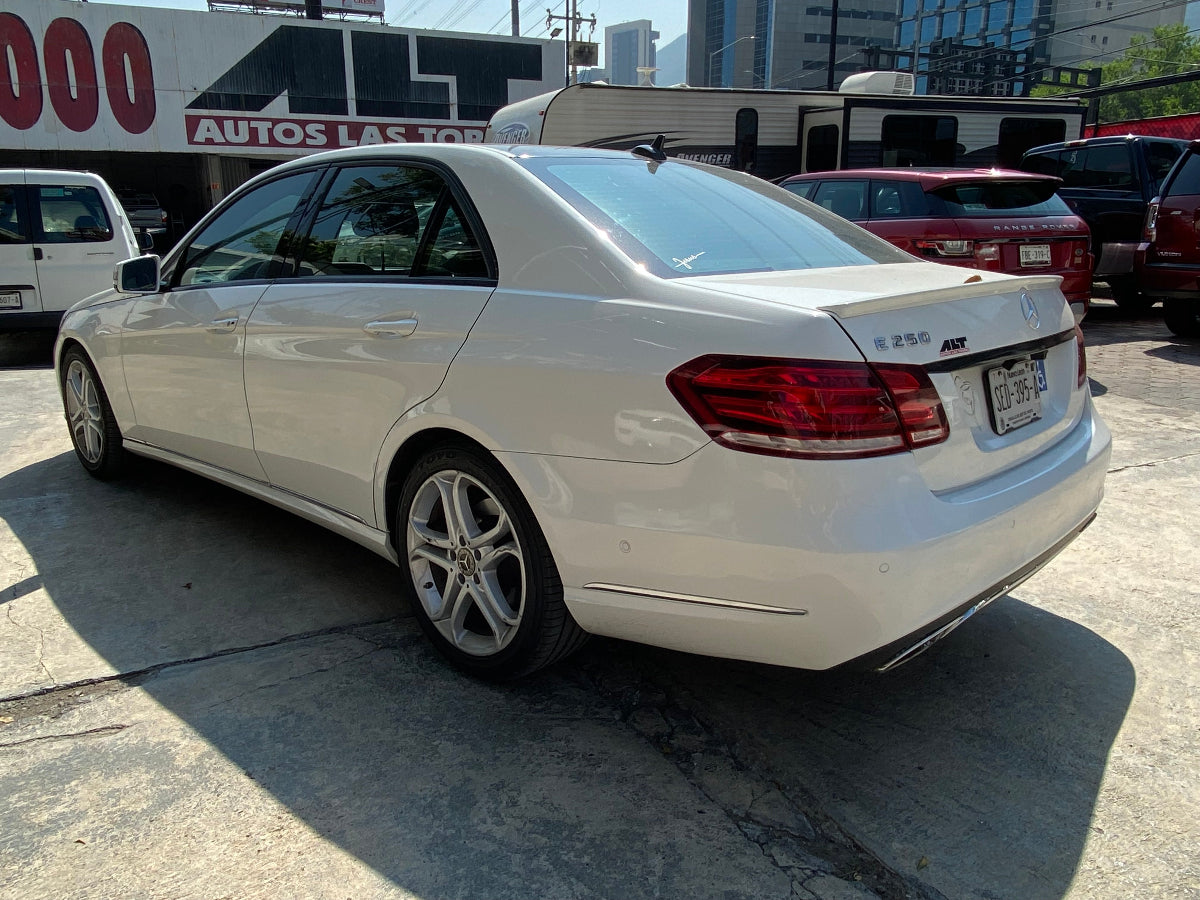 VISTA COSTADO IZQ MERCEDES B. 2014