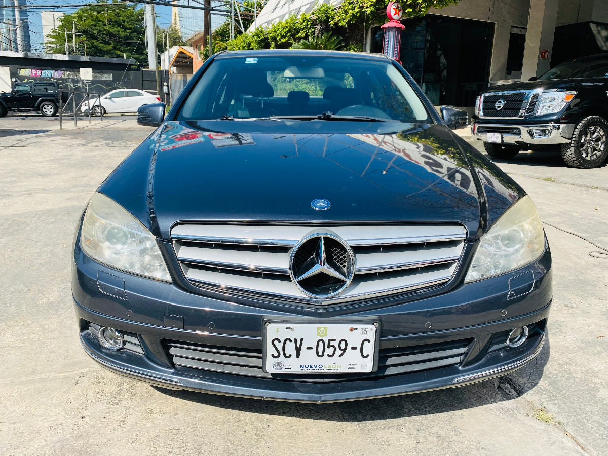 vista de frente mercedes benz c300