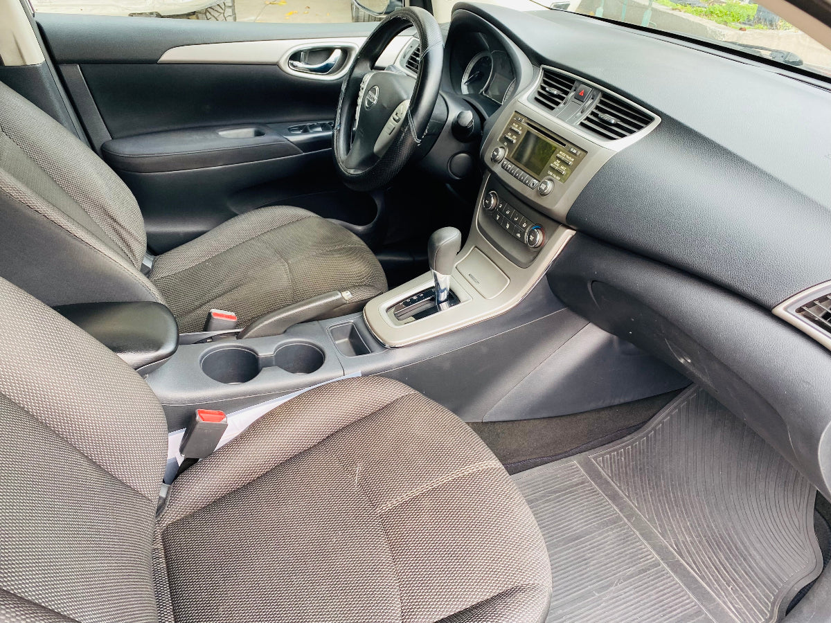 INTERIOR DELANTERO DERECHO NISSAN SENTRA 2015