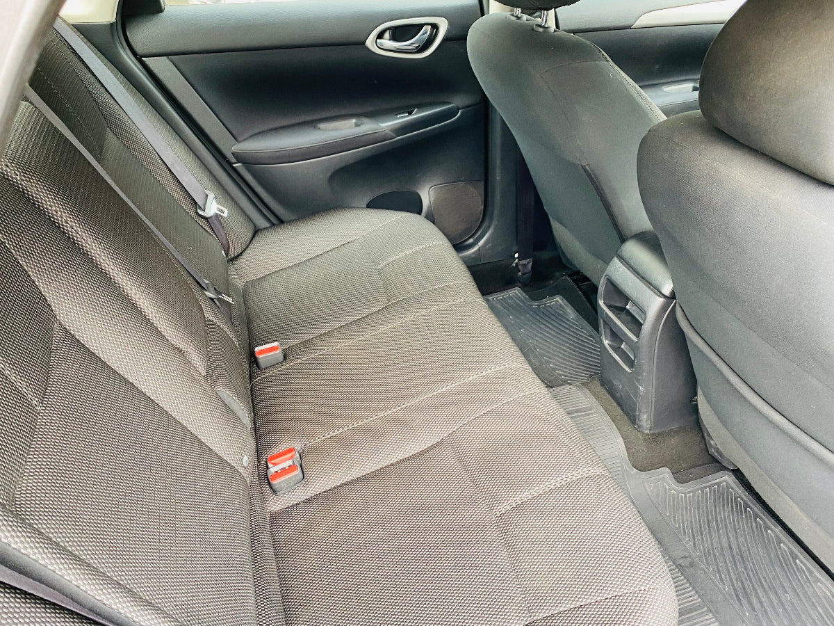 INTERIOR TRTASERO DERRECHO NISSAN SENTRA  2015