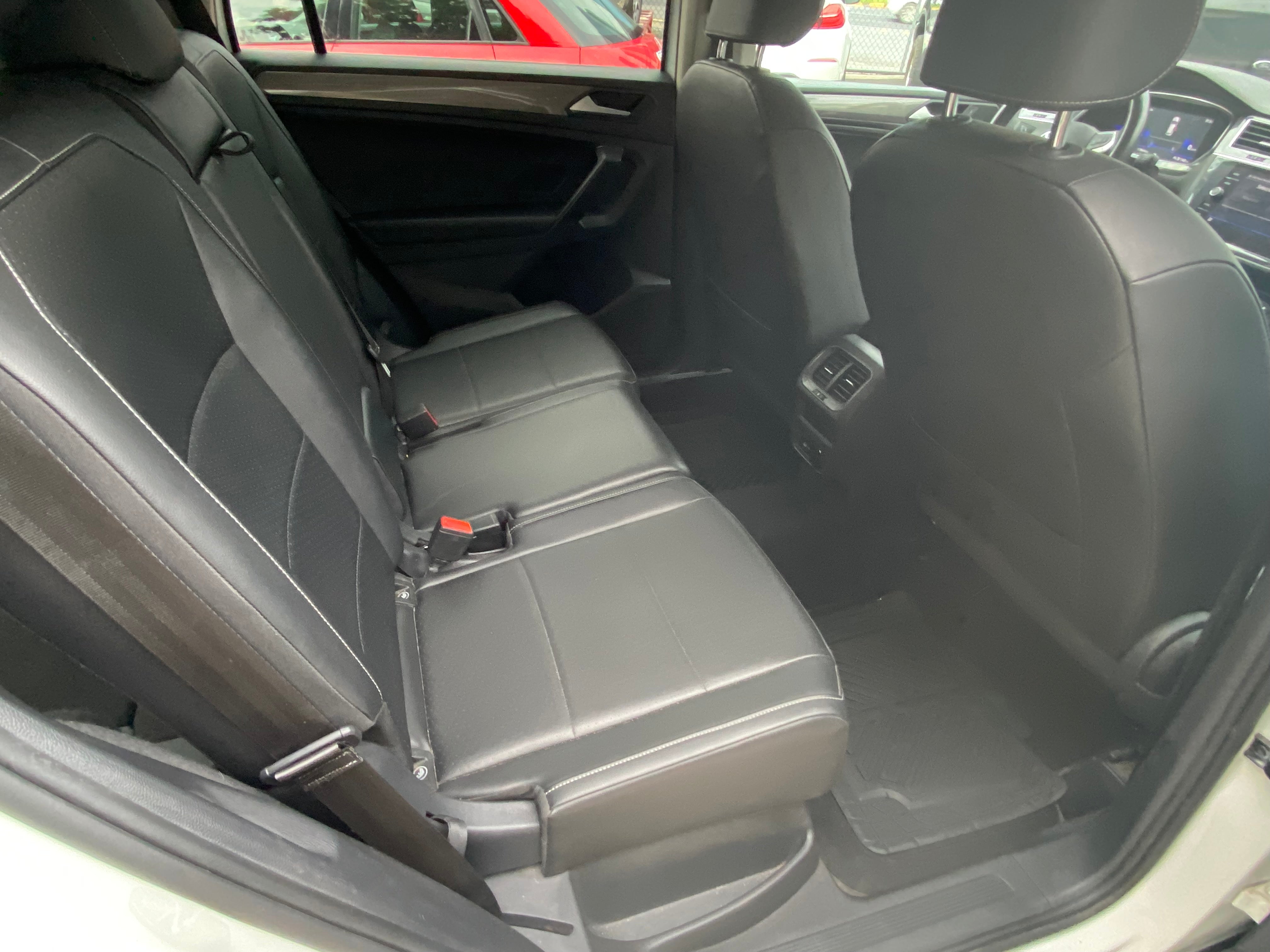 VISTA INTERIOR TRTASERO DERECHO TIGUAN 2022