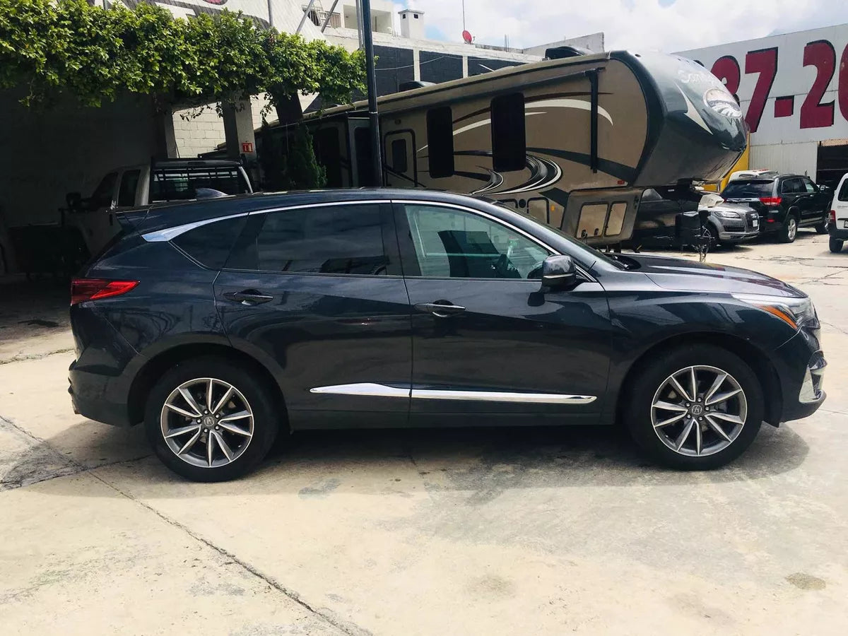 Vista lateral derecha Acura RDX 2019 con diseño aerodinámico