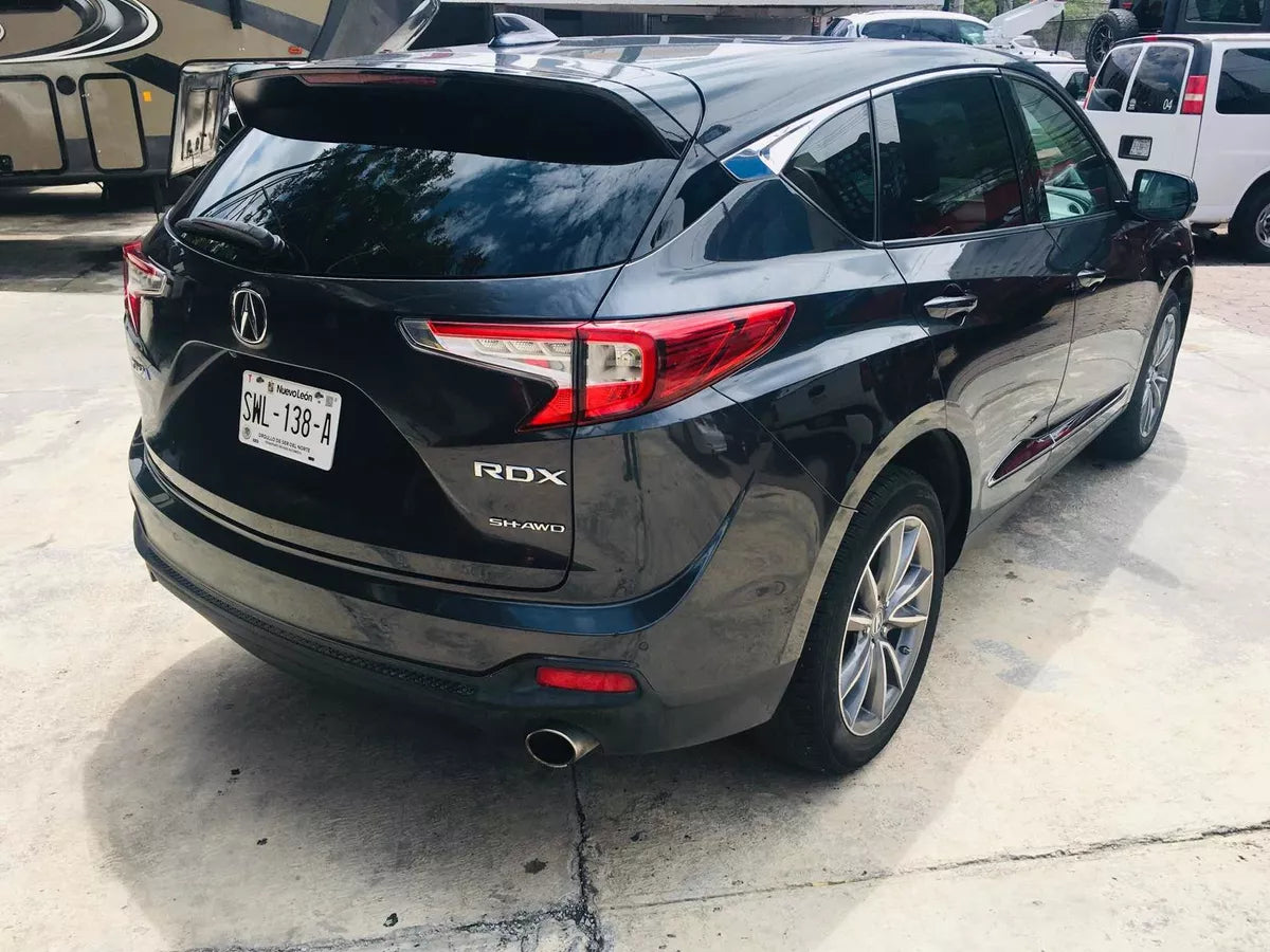 Vista trasera Acura RDX 2019 con luces LED