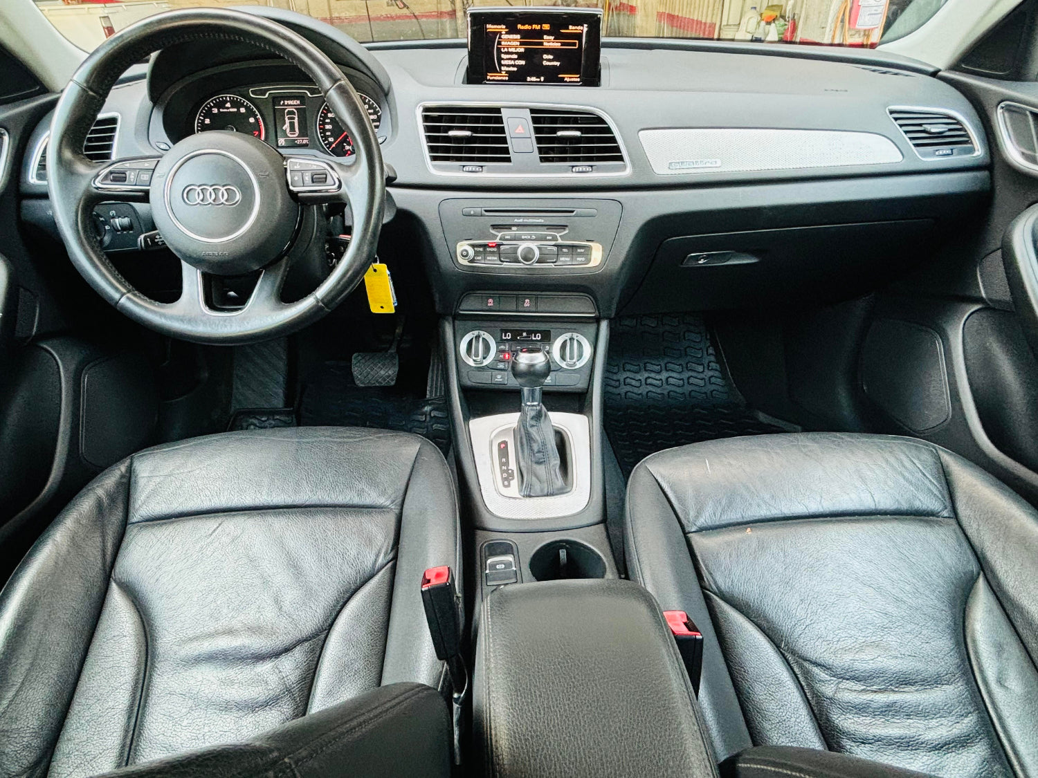 Consola central Audi Q3 2013 con clima automático