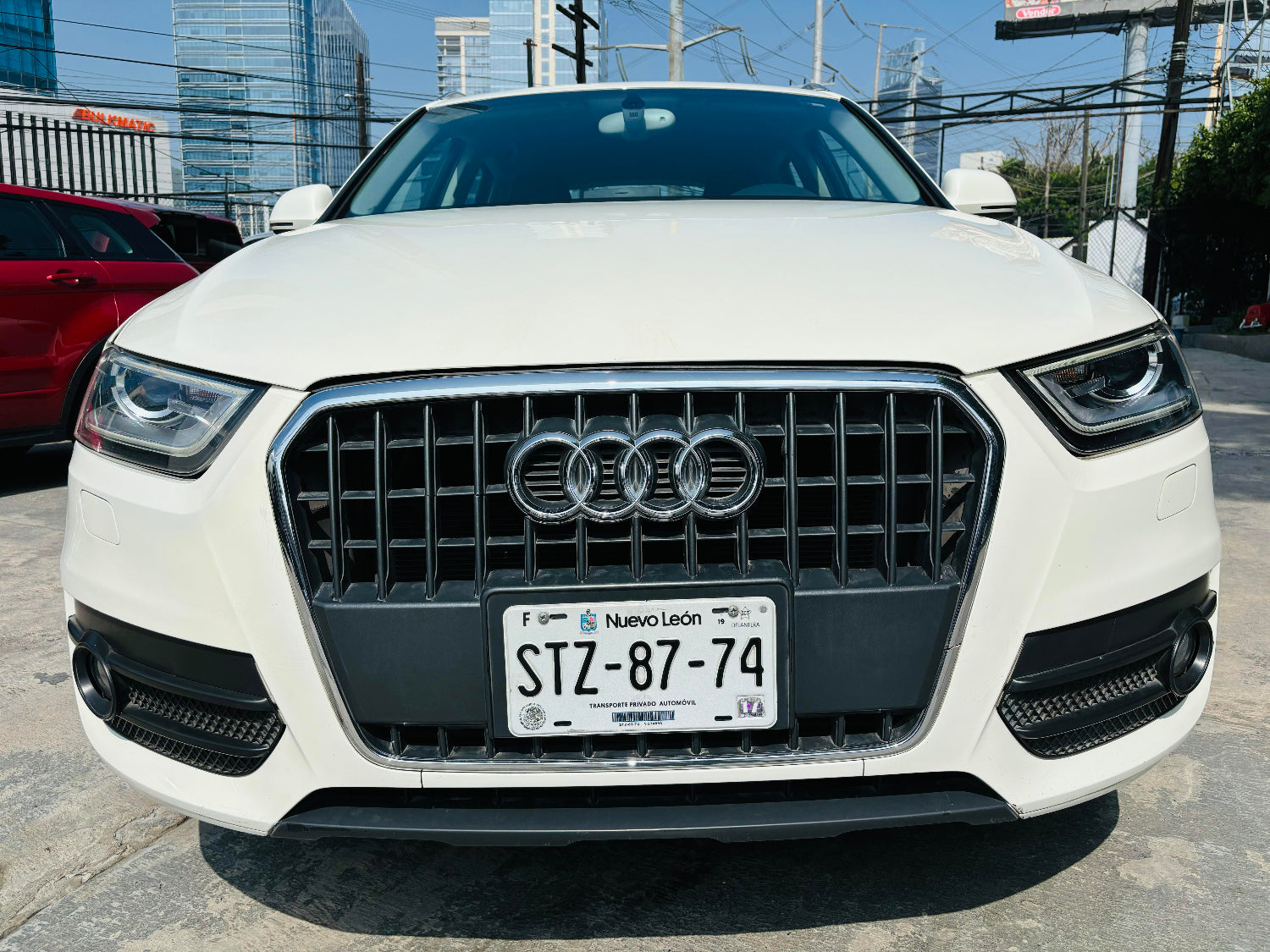 Parrilla frontal Audi Q3 2013 con diseño deportivo