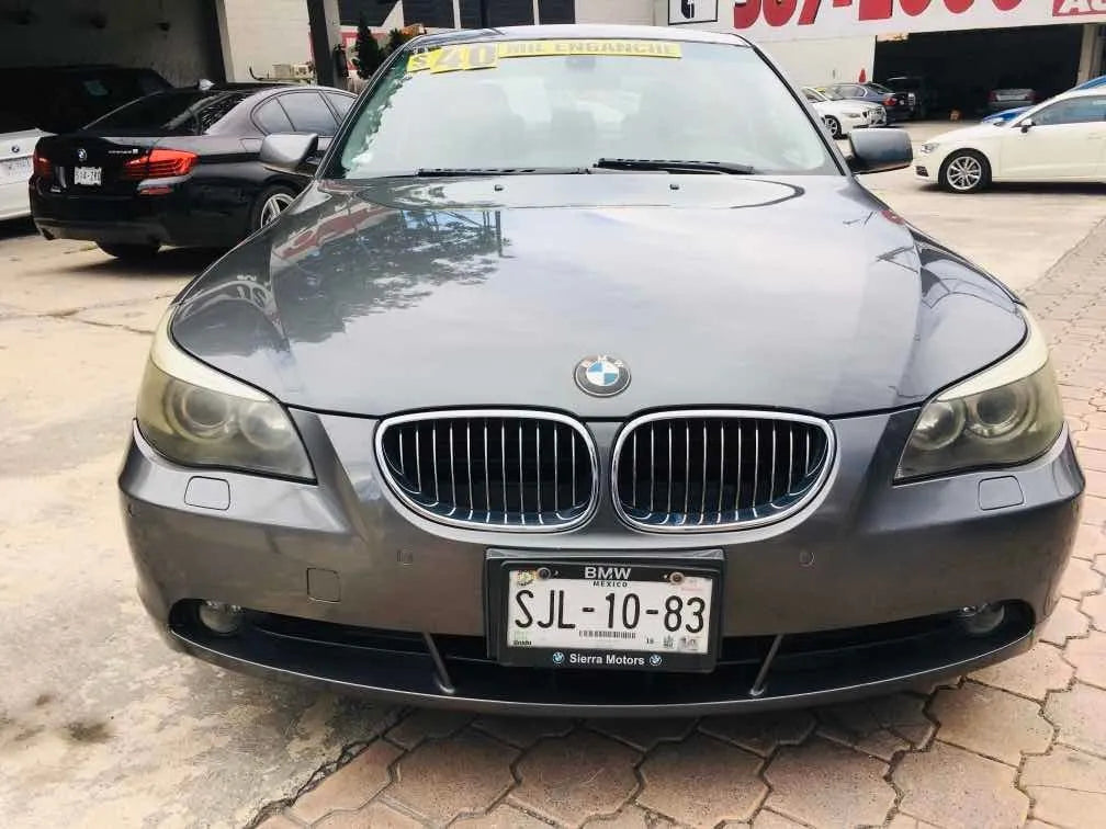 BMW 545i 2005 seminuevo en Monterrey vista frontal