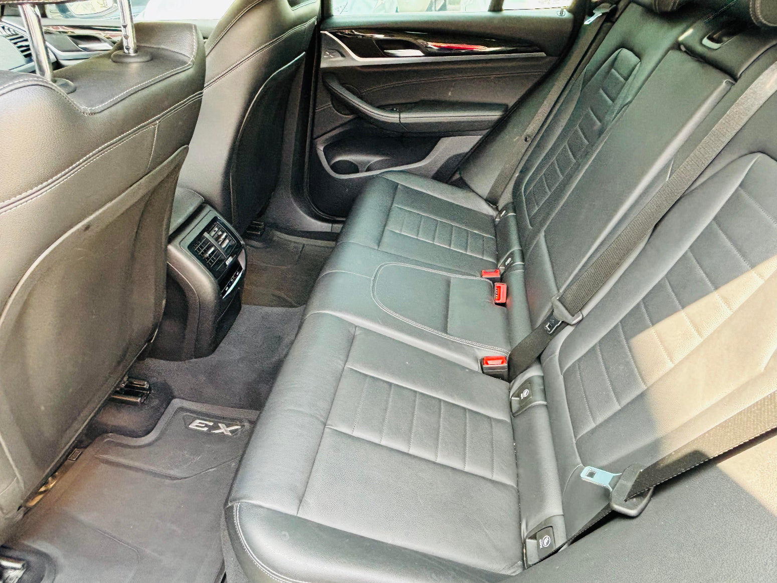 Asientos traseros BMW X3 sDrive con piel
