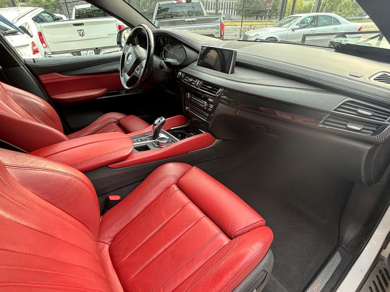 Volante y asientos delanteros en piel BMW X6 2016