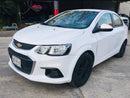 Rines y faros de fábrica Chevrolet Sonic LS 2017