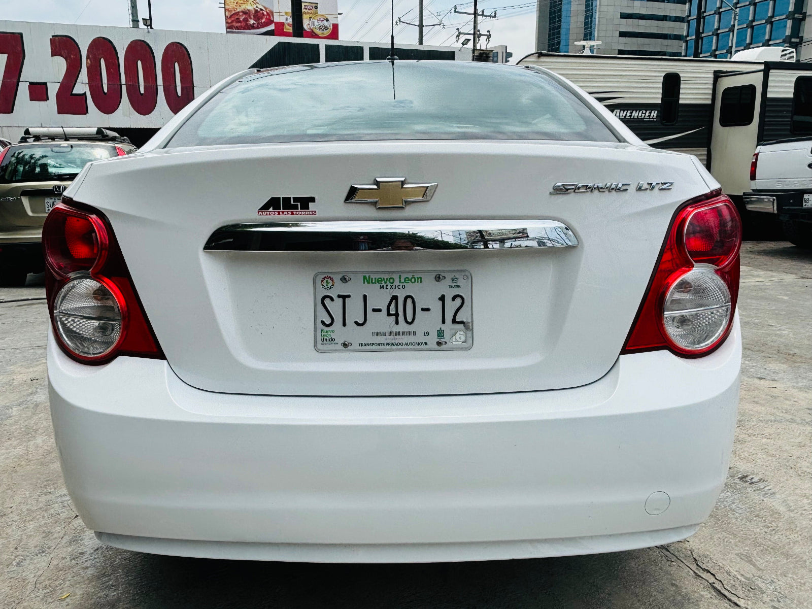 Vista trasera del Chevrolet Sonic LTZ 2016