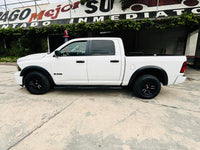 Vista lateral izquierda Dodge RAM SLT 2019 pickup robusta