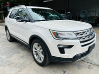 Vista frontal Ford Explorer XLT 2018