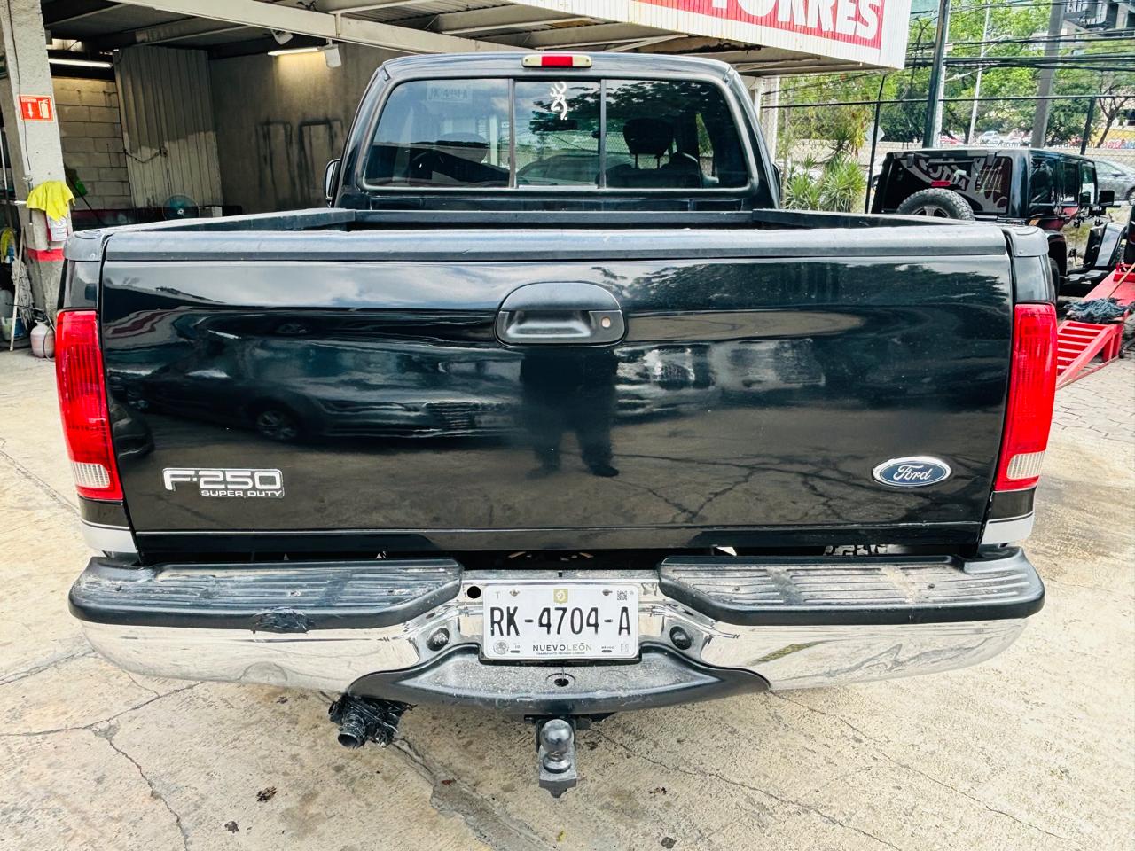 Ford F-250 XLT 2004 Super Duty – espacio de carga trasero (caja).