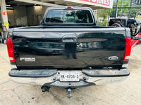 Ford F-250 XLT 2004 Super Duty – espacio de carga trasero (caja).