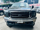 Ford F-250 XLT 2004 Super Duty color negro – vista frontal del vehículo