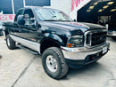 Ford F-250 XLT 2004 Super Duty – rueda delantera con rin.