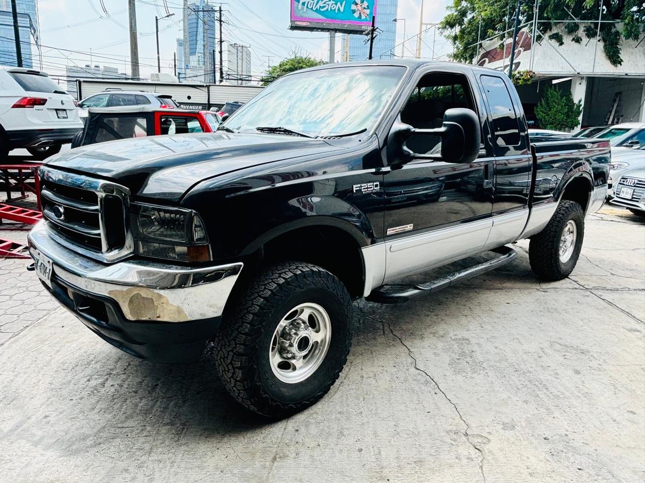Ford F-250 XLT 2004 Super Duty – rueda delantera con rin