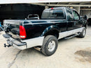 Ford F-250 XLT 2004 Super Duty – rueda trasera.
