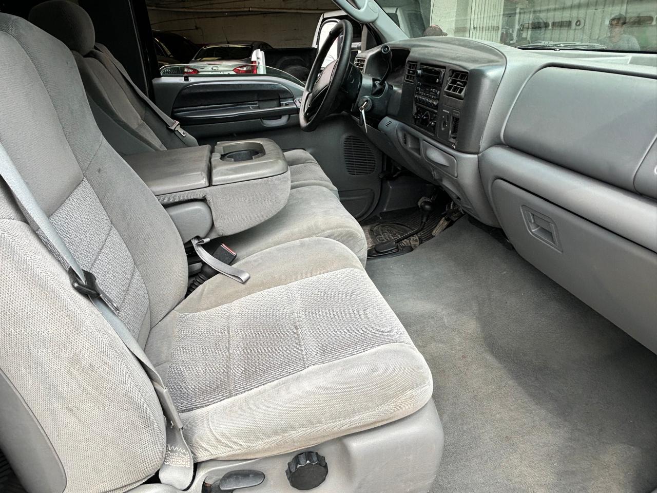 Ford F-250 XLT 2004 Super Duty – interior tablero y asientos frontales