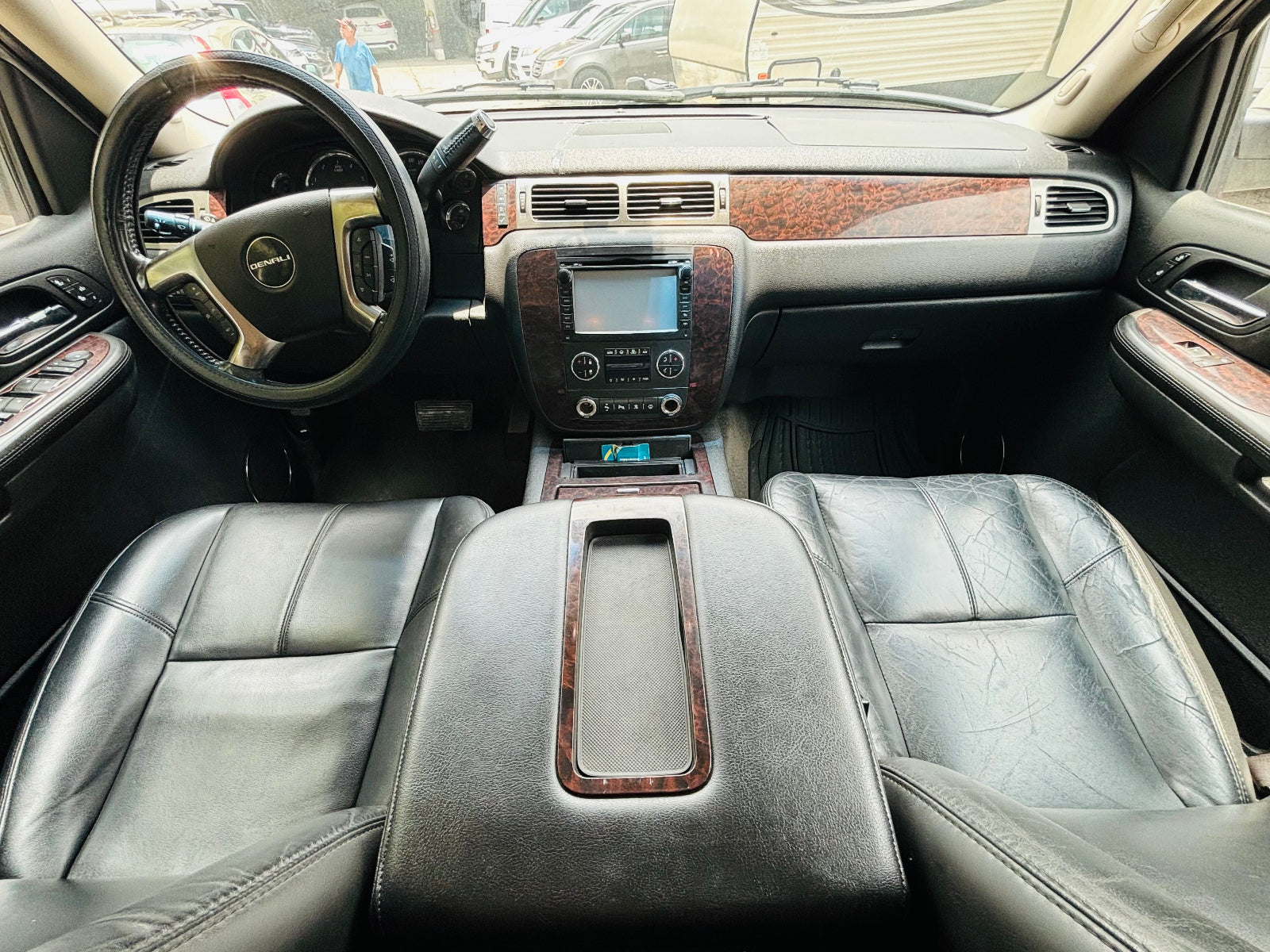 Interior con asientos en piel GMC Yukon Denali 2007