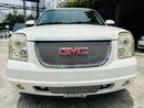 Parrilla frontal GMC Yukon Denali 2007 con emblema
