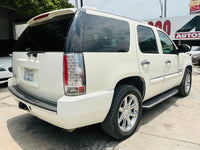 Parte trasera GMC Yukon Denali 2007