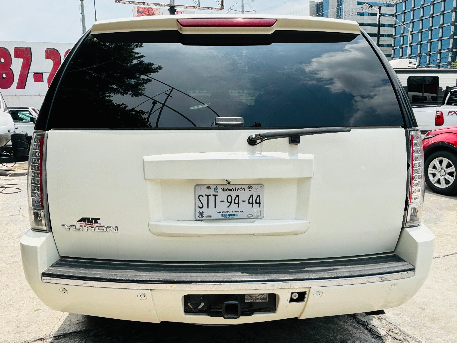 Parte trasera GMC Yukon Denali 2007