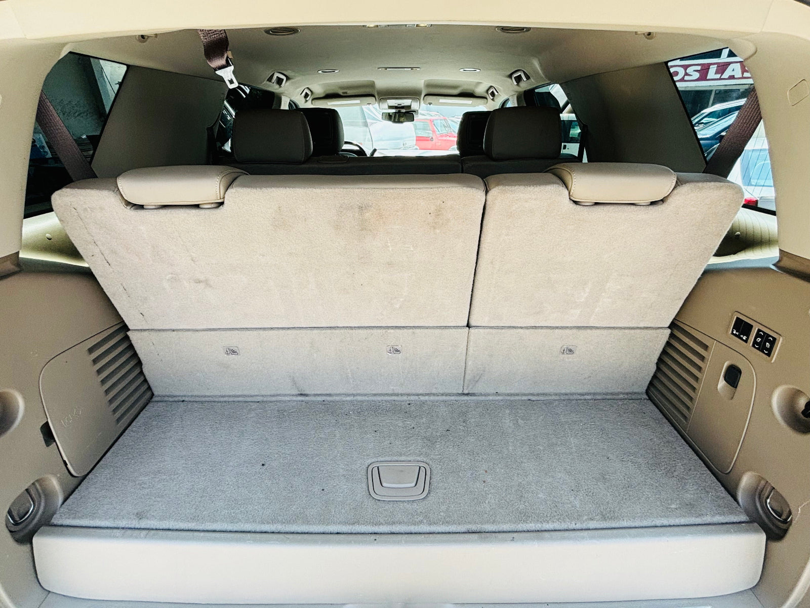 Cajuela amplia GMC Yukon SLT 2017