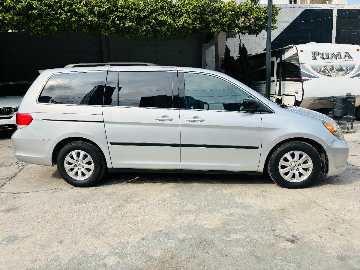 vista costado izq honda odyssey 2010