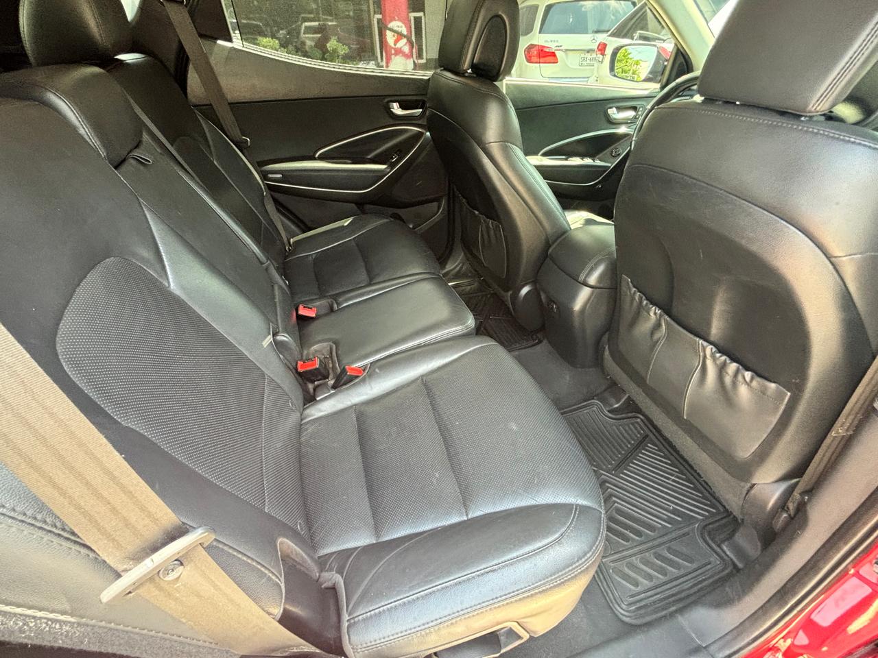 vista interior trasero der hyundai santa fe 2017