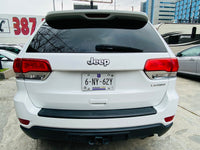 Vista trasera Jeep Cherokee Laredo 2014