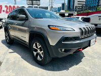 Vista frontal Jeep Cherokee Trailhawk 2017 en Monterrey
