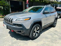 Rines deportivos y faros Jeep Cherokee Trailhawk 2017