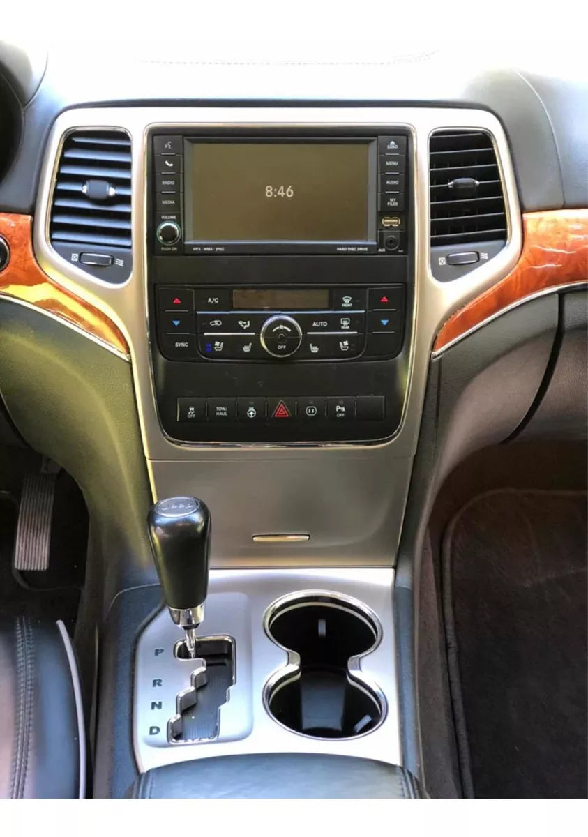 Consola central Jeep Grand Cherokee 2011 con acabados premium