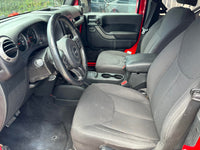 Volante y asientos delanteros resistentes Jeep Wrangler