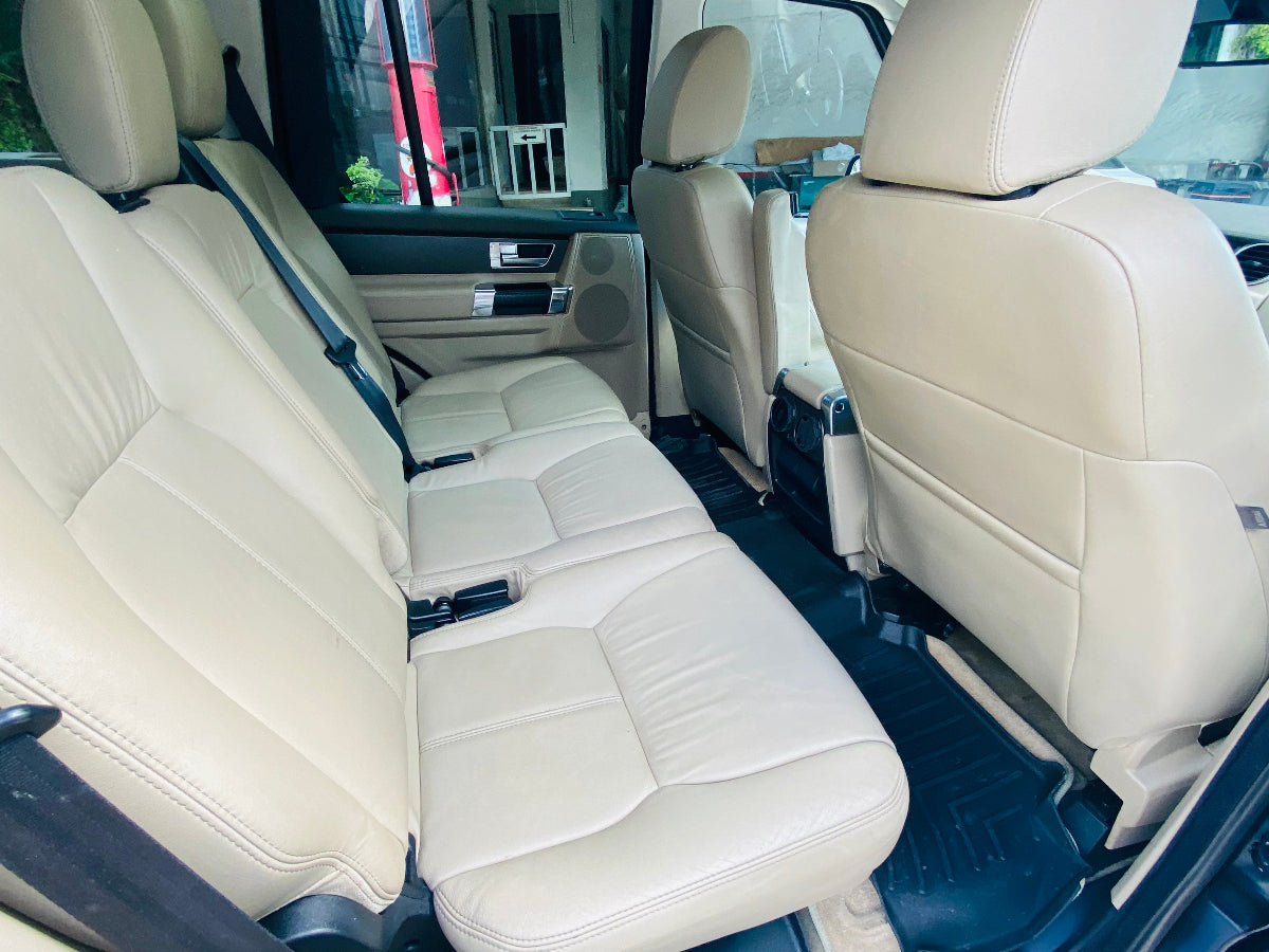 vista interior trasero derecho land rover lr4 2013 