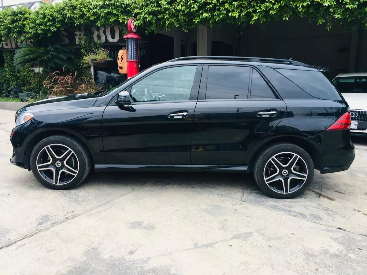 Vista lateral Mercedes Benz GLE 350 2018