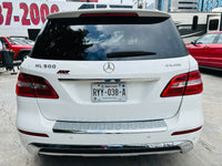 Vista trasera SUV Mercedes ML 500