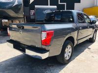 Vista trasera de la pickup Nissan Titan 2017