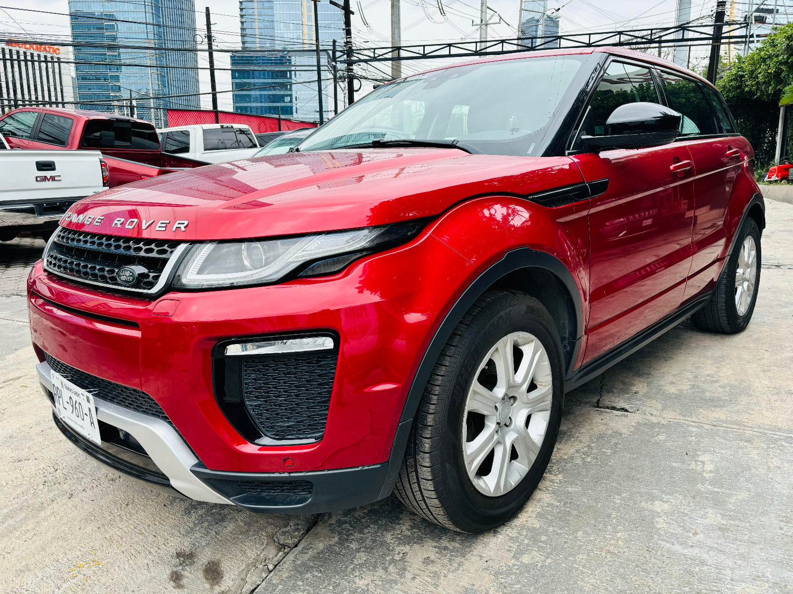 Rines deportivos y faros Range Rover Evoque 2017